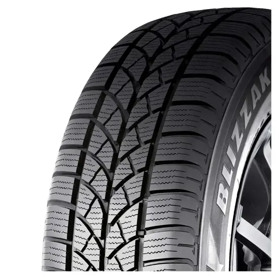 Bridgestone 215 65 R16C 106T 104T Blizzak LM 18 C 15160892